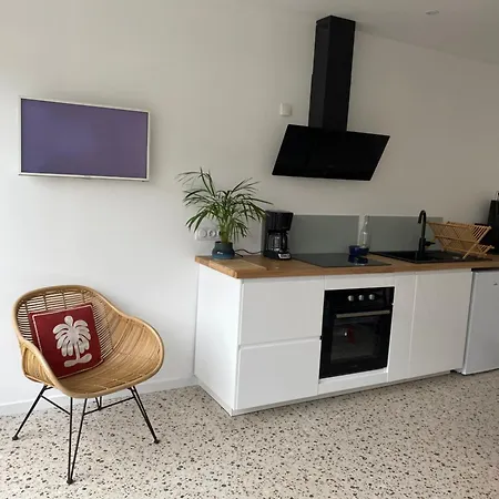 L Atelier De Leon Apartment *