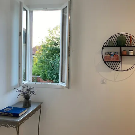 L Atelier De Leon Apartment *