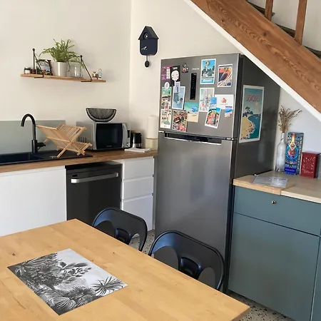 L Atelier De Leon